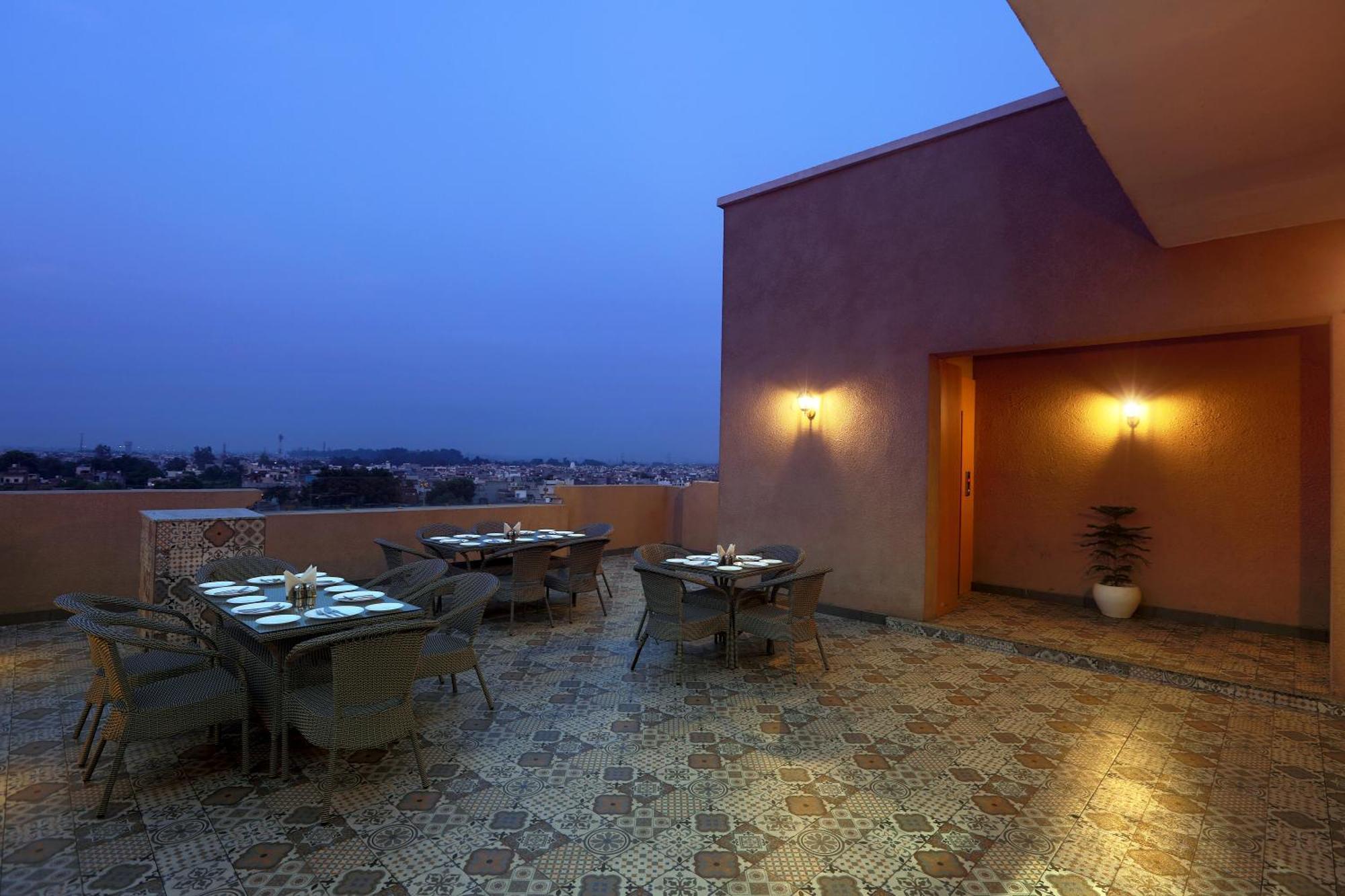 Hotel Prithvi Palace Igi Airport Delhi New Delhi Bagian luar foto