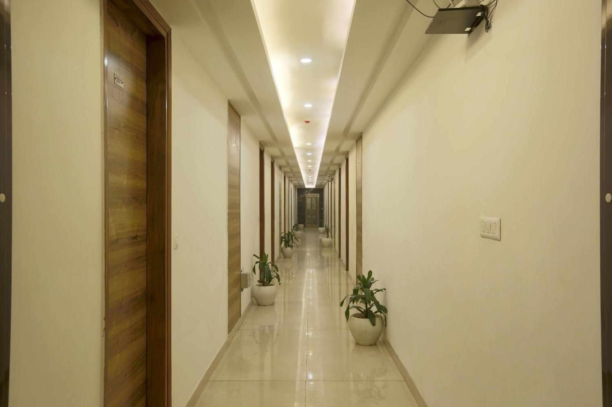 Hotel Prithvi Palace Igi Airport Delhi New Delhi Bagian luar foto