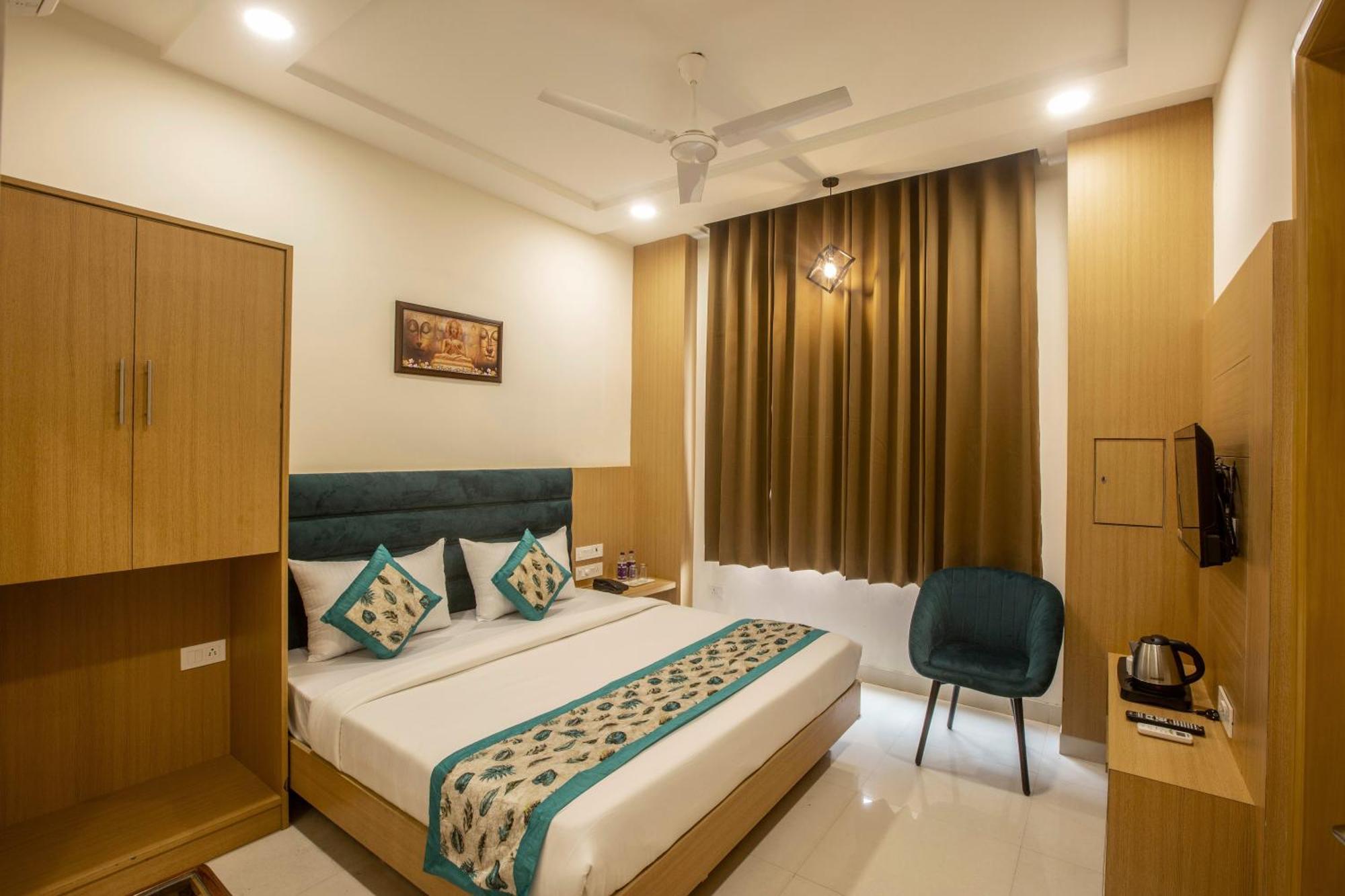 Hotel Prithvi Palace Igi Airport Delhi New Delhi Bagian luar foto