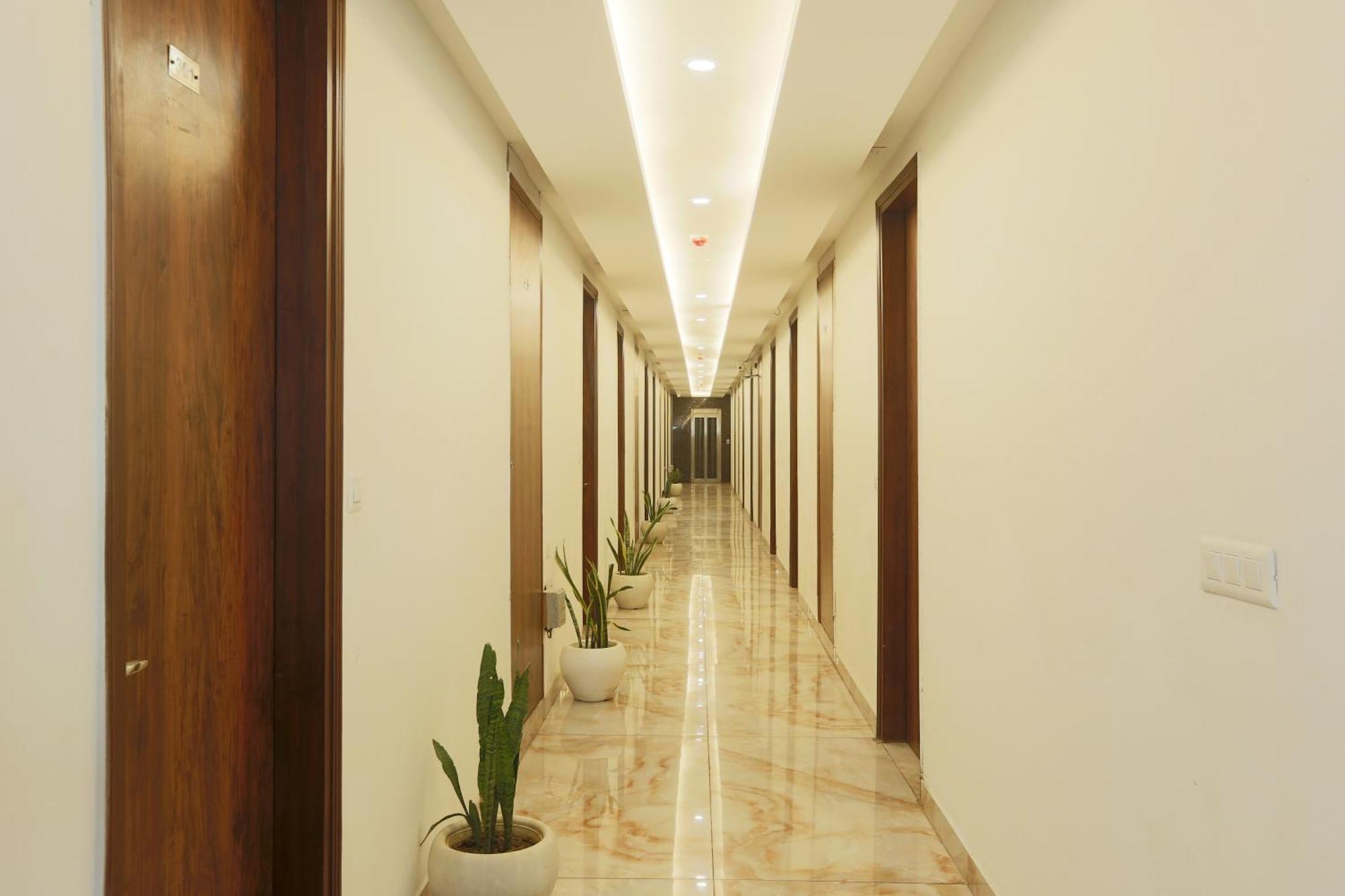 Hotel Prithvi Palace Igi Airport Delhi New Delhi Bagian luar foto