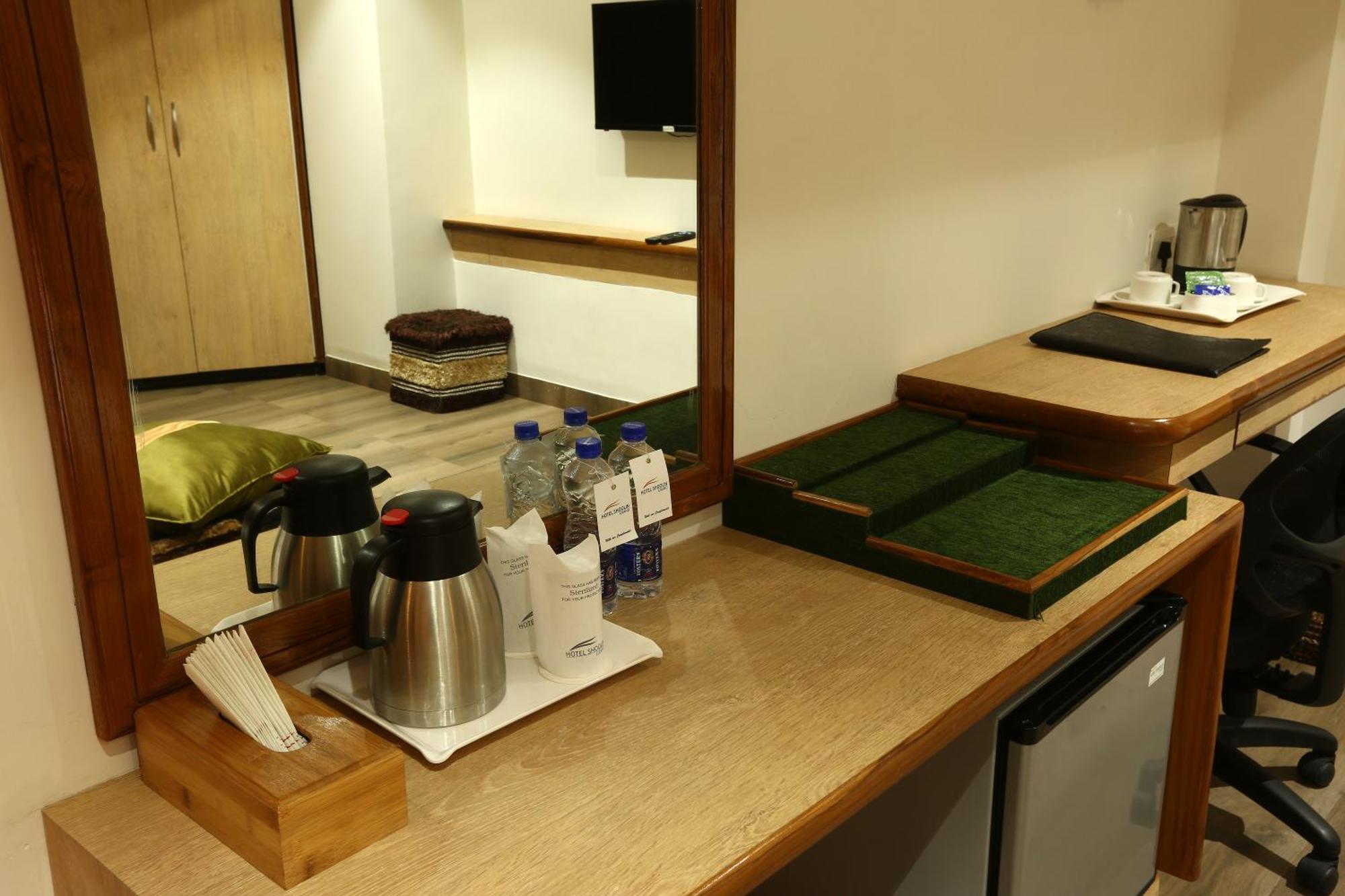 Hotel Prithvi Palace Igi Airport Delhi New Delhi Bagian luar foto