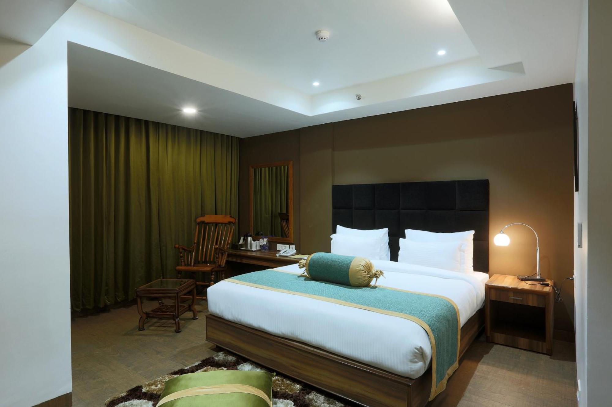 Hotel Prithvi Palace Igi Airport Delhi New Delhi Bagian luar foto