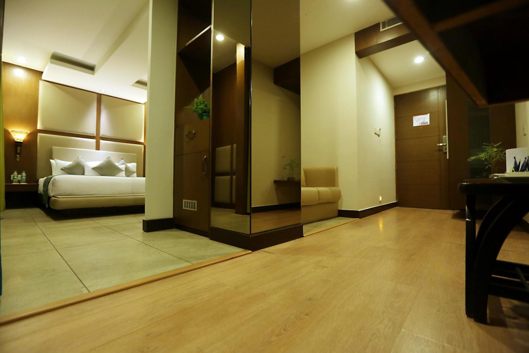 Hotel Prithvi Palace Igi Airport Delhi New Delhi Bagian luar foto